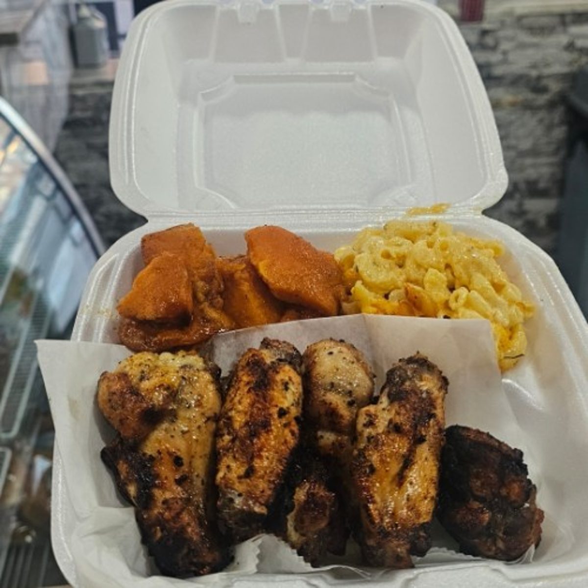Chicken Wings With 2 Sides